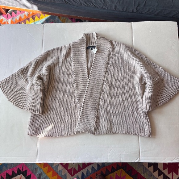 Isabel Marant Wool cardigan 
Oversized with shawl collar and big bell sleeves - Picture 7 of 11